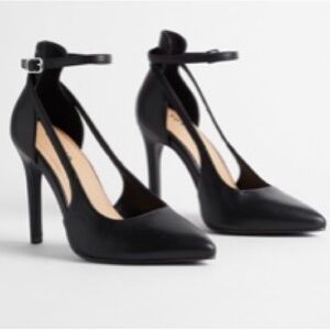 Torrid Pointed Toe Ankle Strap Stiletto 10.5WW